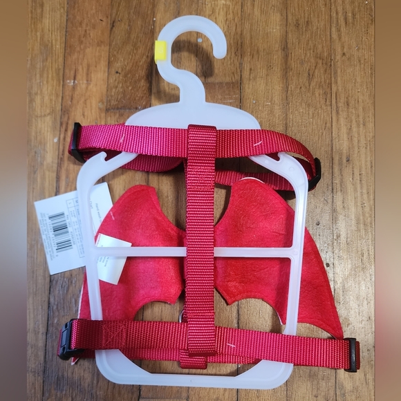 Halloween Costume Devil Harness for small dog.Complete with red wings.SIZE SMALL - Picture 2 of 5
